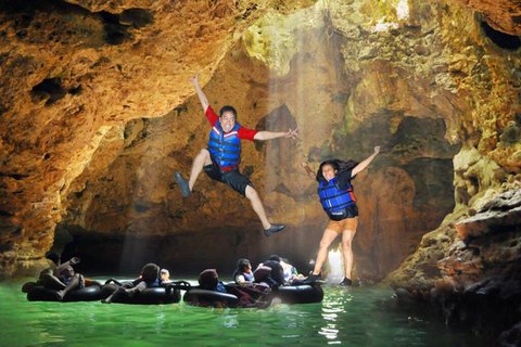 Yogyakarta; Dagstur till Jomblang-grottan och Pindul-grottan