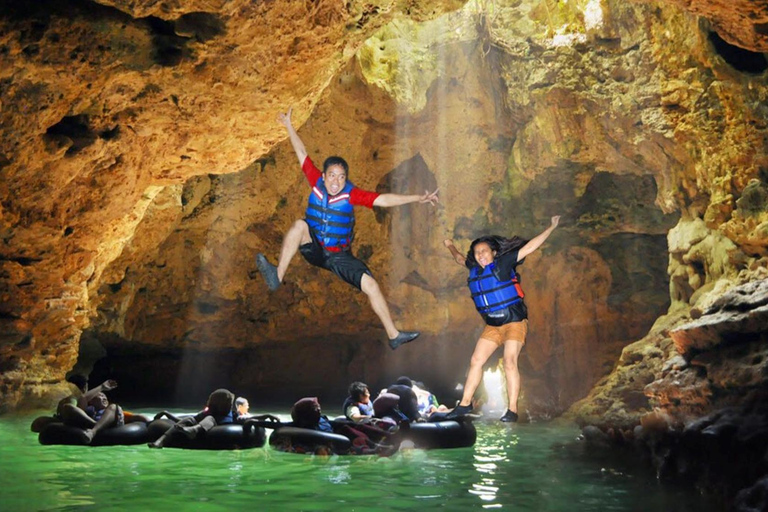 Yogyakarta; Dagstur till Jomblang-grottan och Pindul-grottan