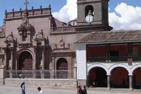 Tour through the churches of Ayacucho