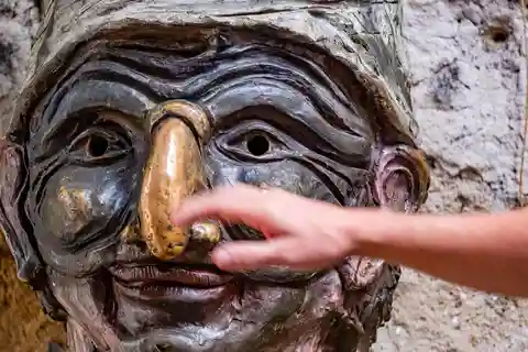 Пешеходная экскурсия по историческому центру Неаполя на итальянском языке.