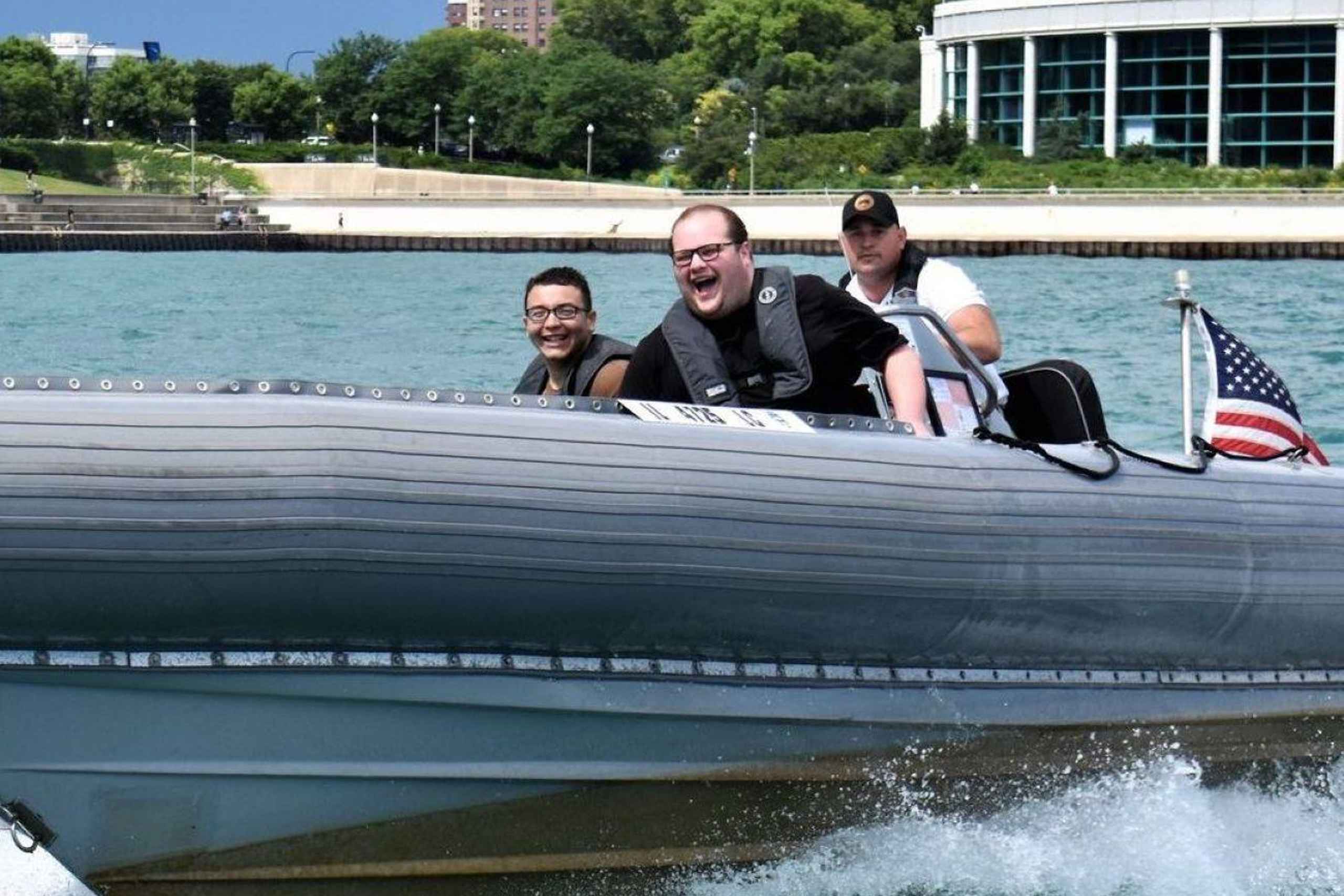 LINE旅遊：旅遊行程規劃一站完成, 預訂住宿機票再拿折扣優惠