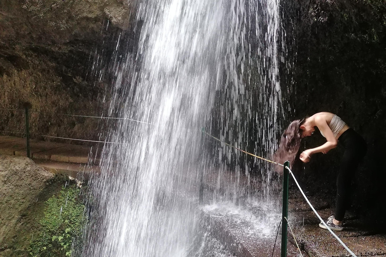 De Funchal: Molhe seus cabelos na incrível Levada dos Moinhos