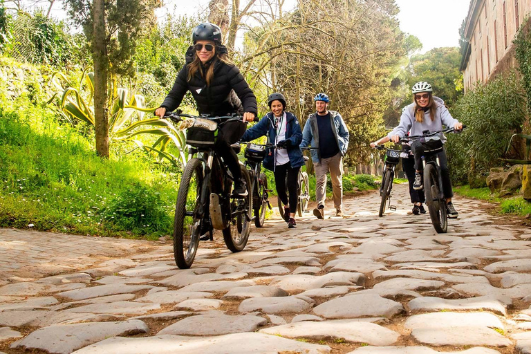 Roma: Tour in eBike della Via Appia Acquedotti, Catacombe e Cestino per il PranzoTour di 5 ore con visita alle catacombe e cestino per il pranzo