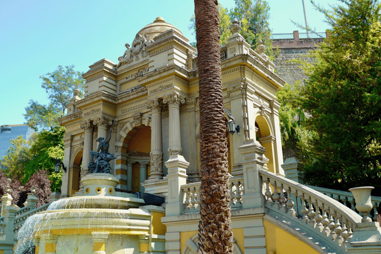 Dia Completo en Santiago: Museo+San Cristobal+Stadtführung