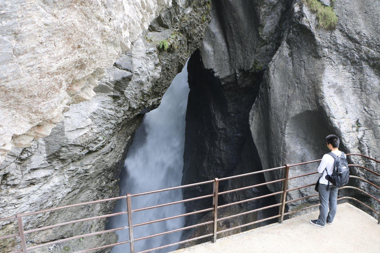 Interlaken: Tour di punta con un abitante del luogo in auto privataTour di mezza giornata della durata di 5 ore