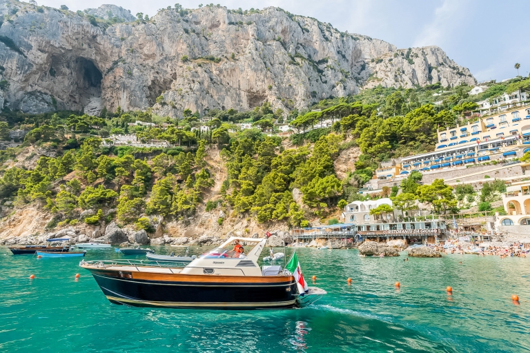 Desde Sorrento: tour en barco a Capri y Gruta Azul opcionalRecogida en Sorrento sin Gruta Azul