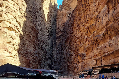 Alquila un coche con conductor para visitar todo Jordania desde Ammán.Por Un Día Coche Con Conductor.