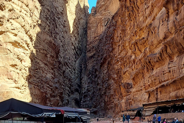 Alquila un coche con conductor para visitar todo Jordania desde Ammán.Por Un Día Coche Con Conductor.