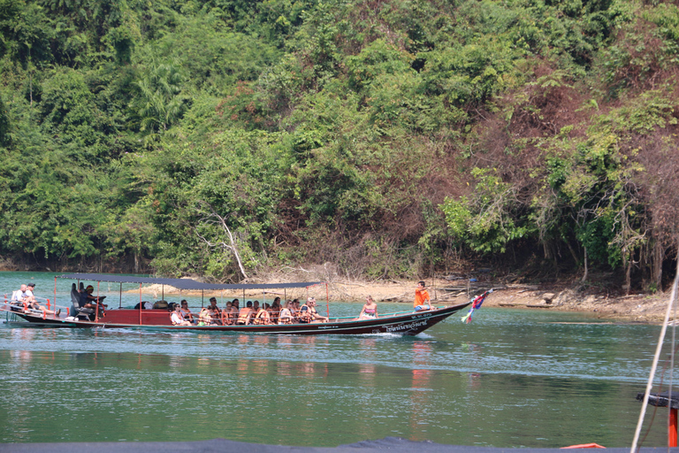 Khao Lak: Passeio de rafting em bambu no lago e no rio Khao Sok