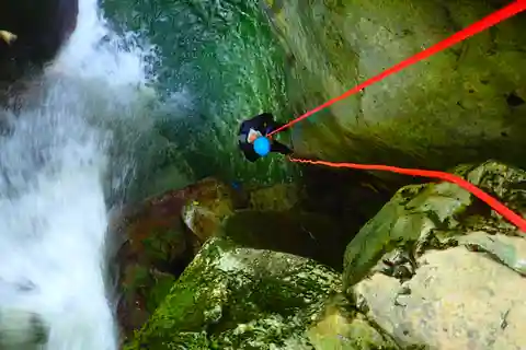 Entdeckung des oberen Teils der Furon-Schlucht