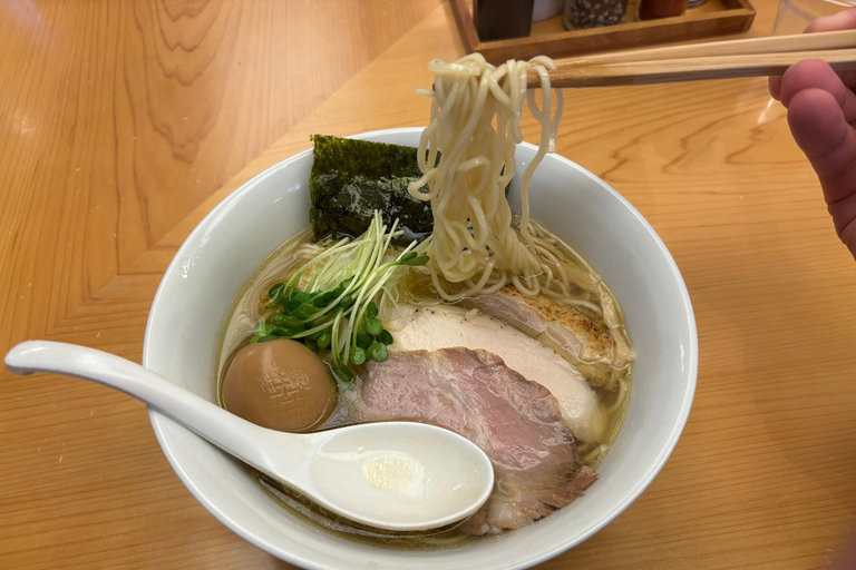 Kanazawa: Omicho Market Tour with Ramen Tasting