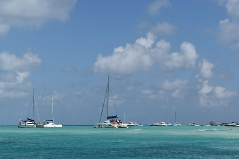 Isla Mujeres: Catamaran Cruise with snorkel, lunch & drinks Only Entrance No Transportation