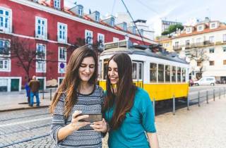 Lissabon: Tram 28 Entry Ticket mit Audioguide und 24H Pass