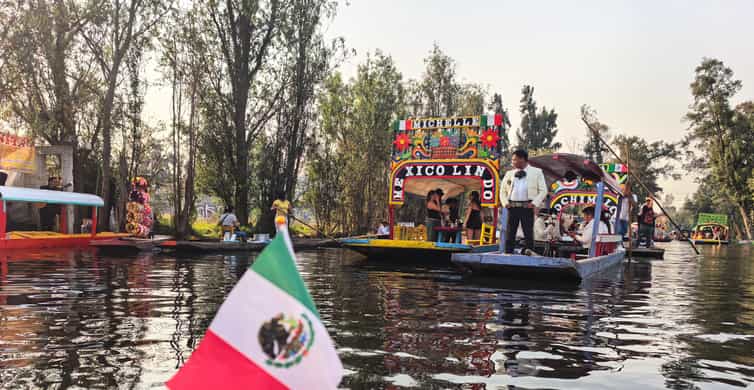Mexico City: Expert-Guided Boat Tour with Lunch and Drinks photo 5