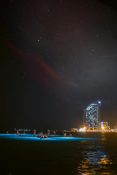 Paddle surf nocturno con luz y bebida -fotos y vídeos