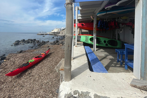 Santorini: South Sea Kayaking Tour with Sea Caves and Picnic Tour with Transfer