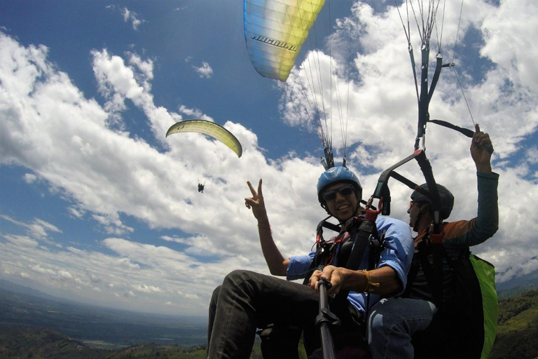 Flying Paragliding Day Tour at Calarca Pick-up in Pereira