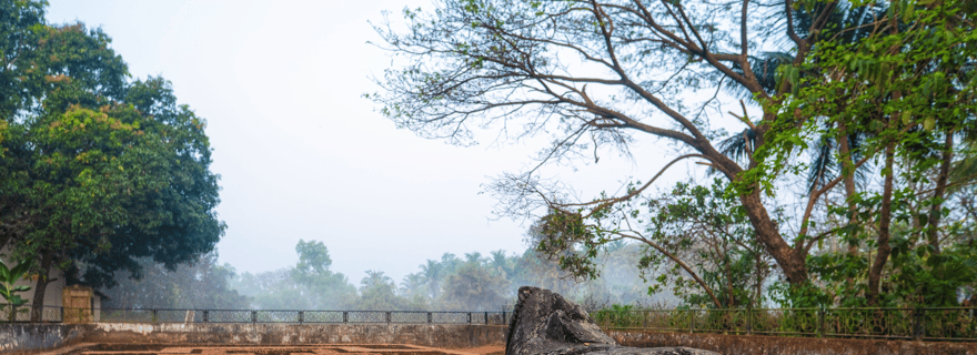 Chandor : légendes, ruines et rituels | Promenade patrimoniale