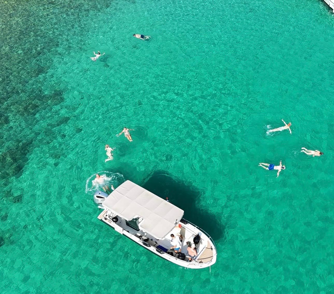 Schnellboot-Tour mit 4 Stopps in Zadar: Schwimmen, Schnorcheln und Inselhopping