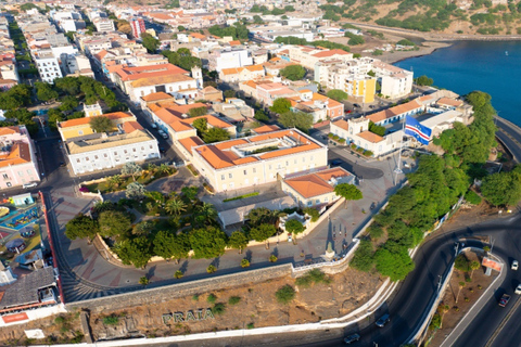 Praia: Historical Walking Tour of the Plateau and Sucupira Market with a local guide Beach: Historical Walking Tour of the Plateau and Sucupira Market with a local guide