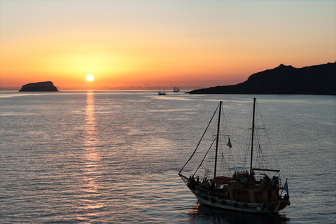Santorini: Sunset Cruise