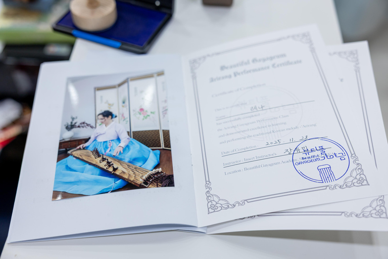 Seoul: Mini Gayageum Workshop with Bukchon Views Premium : DIY Mini Gayageum + Authentic Master Lesson