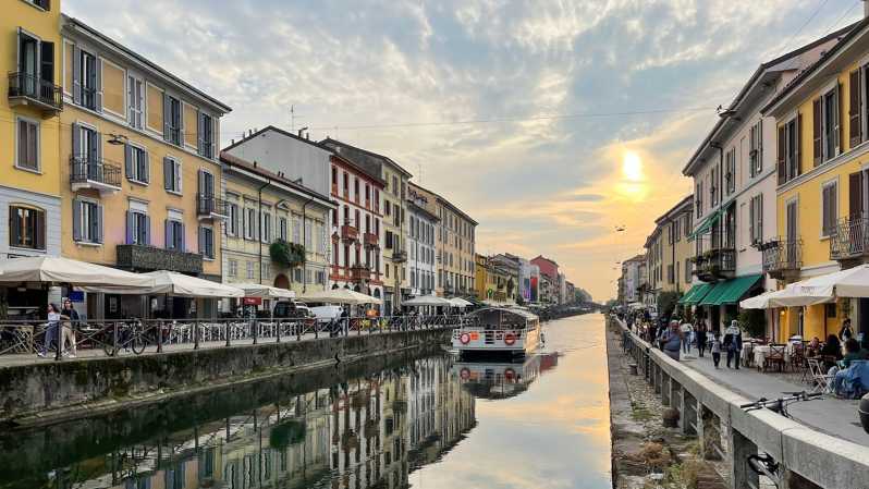Mediolan: Wycieczka łodzią po kanale Navigli z aperitivo