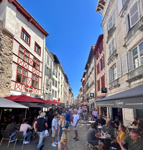 Visit Biarritz 1/2 day trip to visit Bayonne & Surroundings ! in Saint-Jean-de-Luz