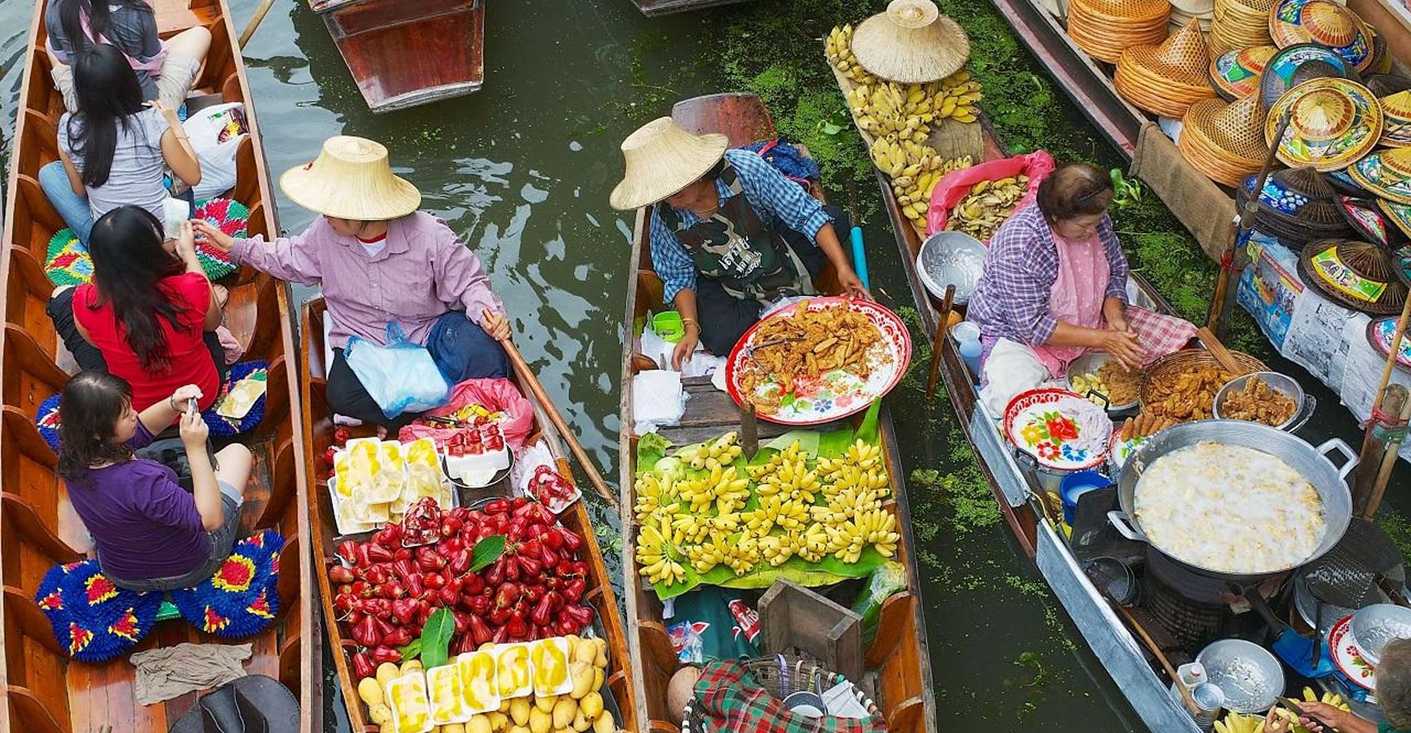 Bangkok: Maeklong Railway Market & Floating Market Boat Tour