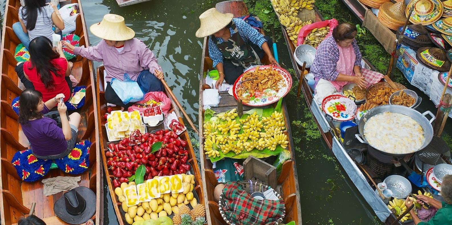 Bangkok:Spanish/English Floating & Railway Market & Iconsiam