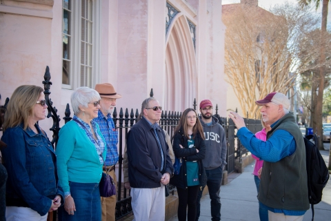 Charleston: Tour a pie por los Callejones Ocultos con entrada al MuseoCharleston: Tour a pie de los Pasajes Ocultos con entrada al Museo