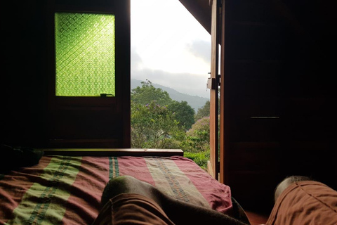 纳克尔斯峰探险和希洛亚村露营 2 日游