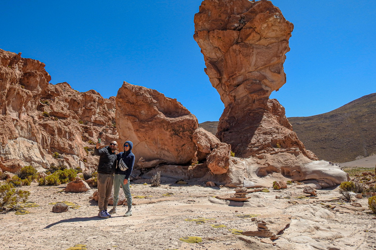 La Paz: 4-Day Uyuni Salt Flats to San Pedro de Atacama ENGLISH-SPEAKING GUIDE