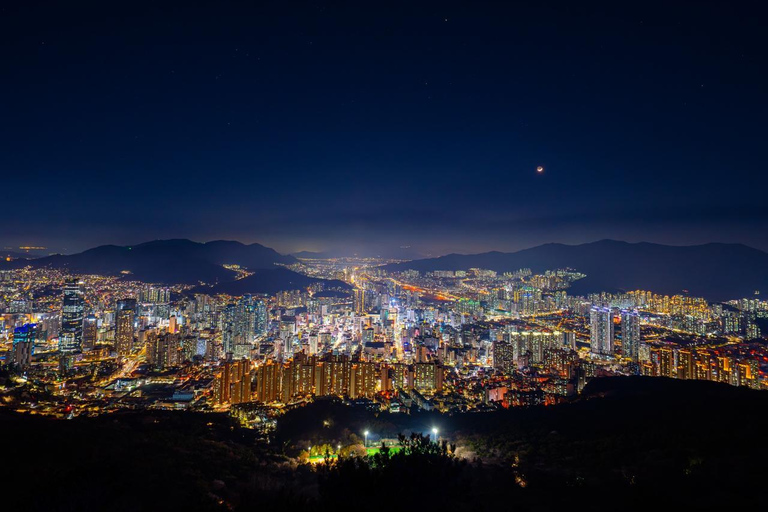 Busan Night - Guided Tour with Professional Photographer Busan Night - Guided Tour with Professional Photographer