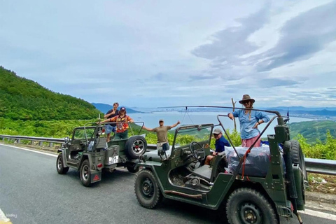 Da Nang: Son Tra Peninsula Sunrise or Sunset Jeep Tour