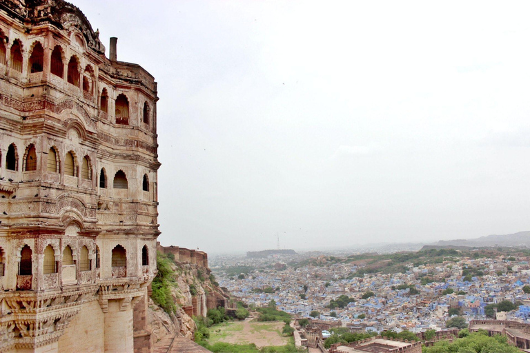 Traslado al aeropuerto de Jodhpur Premium: Cómodo y baratoTraslado al aeropuerto Desde: Ciudad De Jodhpur Al Aeropuerto De Jodhpur