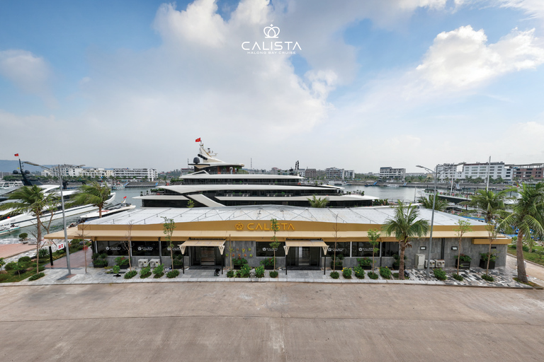 Ha Long 6★ Kreuzfahrt: 2-tägige Tour zur Titop-Insel und zur Sung Sot-Höhle