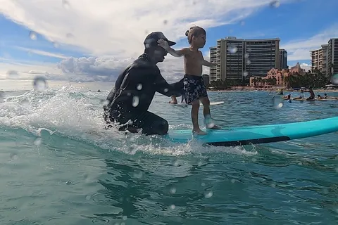 Oahu: Lezione di surf con un istruttore nativo hawaiano
