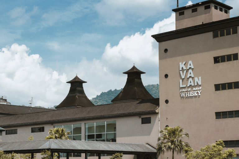 Yilan Tagestour von Taipeh aus: Besuch der Kavalan Whisky Destillerie