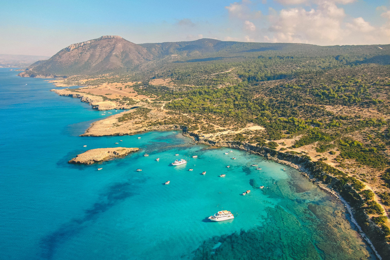 Paphos: Viagem de 1 dia a Akamas/Lagoa Azul e Banhos de Afrodite(Cópia de) Paphos: Parque Nacional de Akamas e passeio de ônibus e barco pela Lagoa Azul