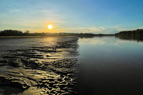 Puerto Maldonado: Sunset Boat Safari on Tambopata River