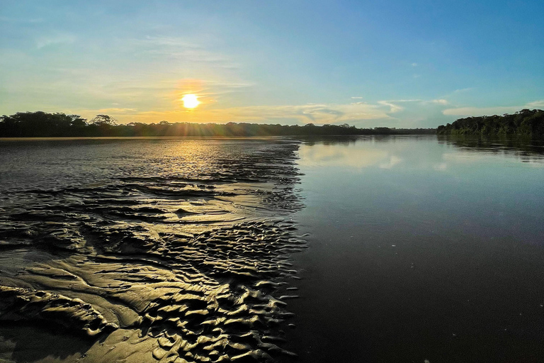 Puerto Maldonado: Sunset Boat Safari on Tambopata River