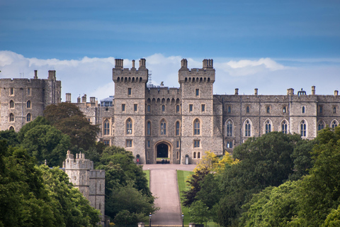 London: Windsor Castle Tour w/ Entry Ticket & Transportation