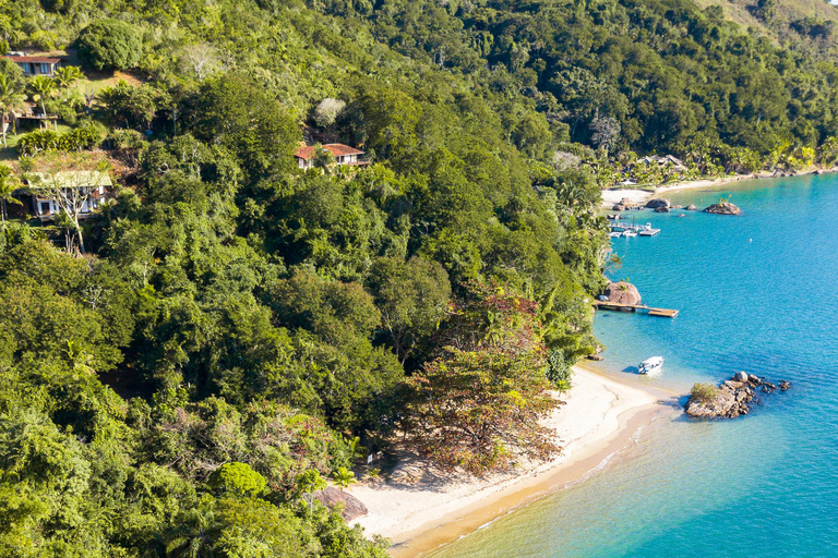 Shared speedboat tour of 6 islands and paradise beaches in Paraty Shared speedboat ride to 6 islands and paradise beaches in Paraty