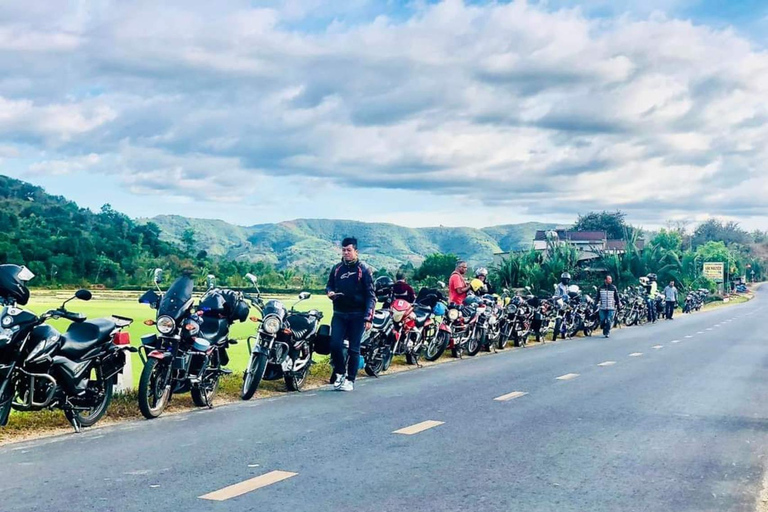 De Hue: excursão de 2 dias em motocicleta Easy Rider para Phong Nha