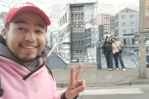 Valparaíso: LGBTour con corsa in funicolareValparaíso: tour LGBT con funicolare