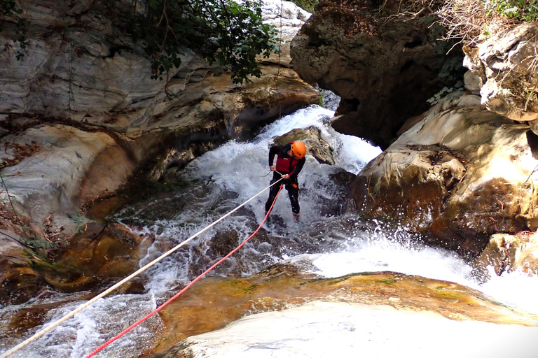 Sierra de las Nieves: Zarzalones Canyoning For Rappel Lovers From Yunquera: Private Canyoning Tour to Zarzalones Canyon