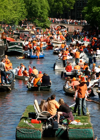 Amsterdam: Kingsday Party Cruise including Unlimited Drinks