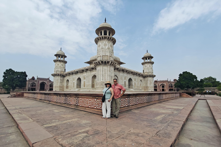 Agra: Sunrise Taj Mahal Tour with Skip-The-Line Entry Ticket Agra: Taj Mahal Express Entry Tour with Car, Tickets & Guide
