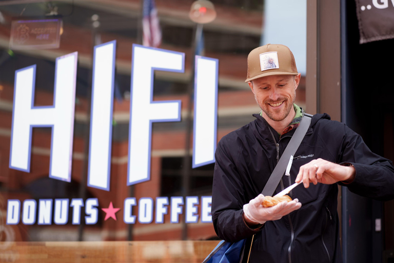 Portland: Walking Food Tour – Warm Donuts & History